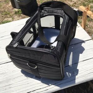 NWOT Sherpa Small Pet Carrier- see measurements